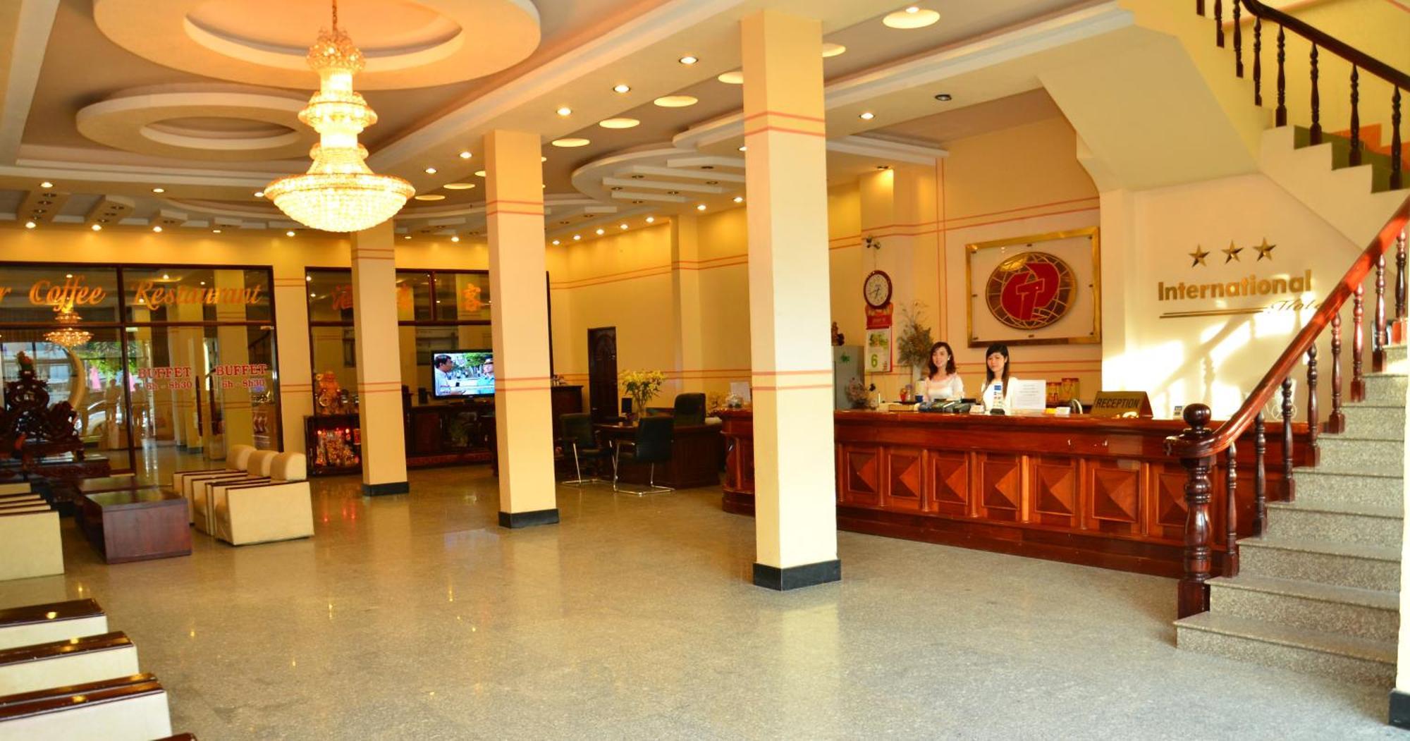 Hotel Khach San Quoc Te à Cà Mau Extérieur photo